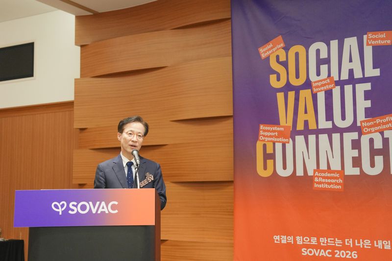 나석권 사회적가치연구원 대표가 22일 서울 코엑스에서 열린 '2026 대한민국 사회적가치 페스타'에서 AI 기반 CSR 측정·평가 플랫폼 'SEE SV'를 소개하며 인사말을 하고 있다. 사회적가치연구원 제공
