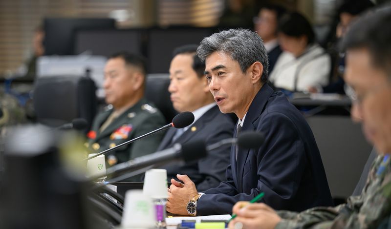 강신철 국방부장관이 9월 22일 오후 취임 직후 첫 공식 일정으로 합참 작전지휘실에서 전군 주요지휘관회의를 주관하고 있다. 국방부 제공