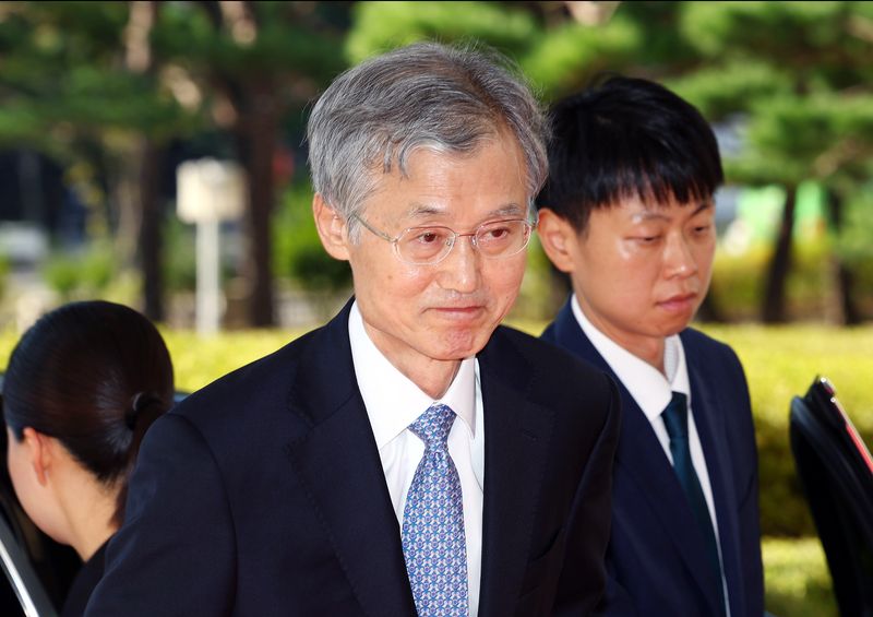 [서울=뉴시스] 전신 기자 = 조희대 대법원장이 22일 오전 서울 서초구 대법원 청사로 출근하고 있다. 2026.09.22. photo1006@newsis.com /사진=뉴시스