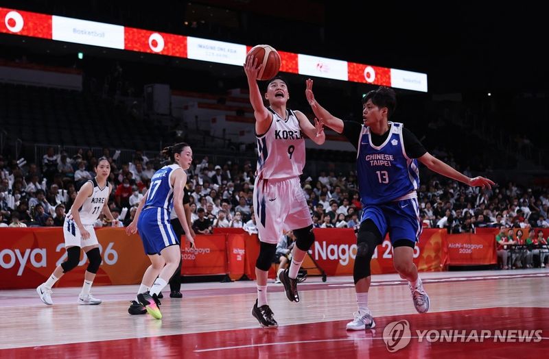 22일 일본 나고야 아이치 인터내셔널 아레나에서 열린 대회 조별리그 C조 최종 3차전에서 이소희가 슛을 하고 있다. 대한민국은 대만을 꺾고 3전 전승으로 예선을 통과했다. 연합뉴스