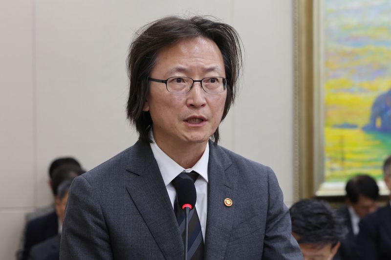 주병기 공정거래위원장이 26일 오전 서울 여의도 국회에서 열린 정무위원회 전체회의에서 2025회계연도 결산 제안설명을 하고 있다. 2026.8.26 ⓒ 뉴스1 황기선 기자
