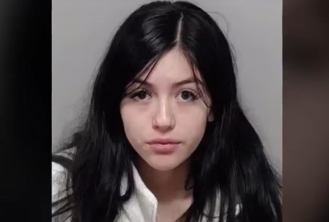 처음 보는 여성에게 아기를 맡기고 사라진 카를라 이바라(18). 출처=텍사스주 벡사 카운티 보안관실, 뉴욕포스트
