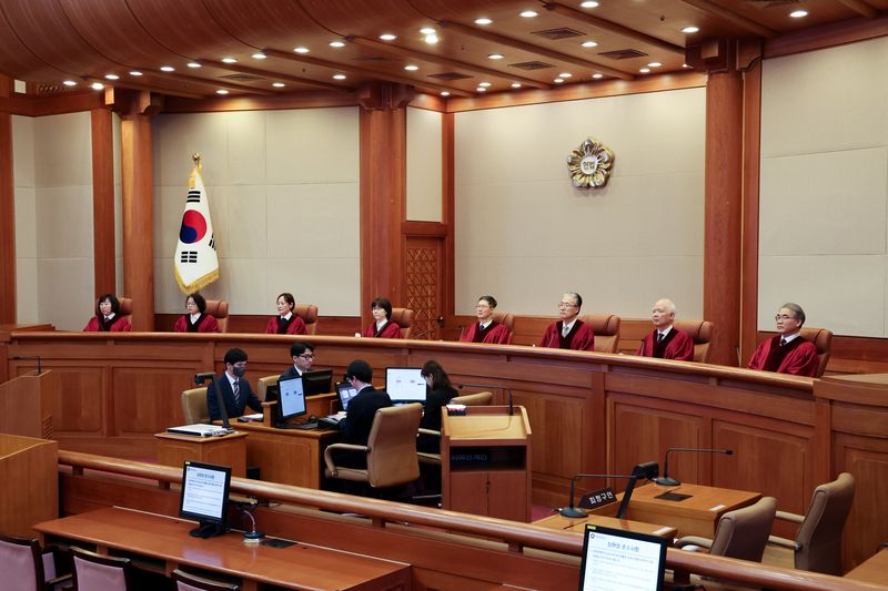 '대법관 재제청 거부' 평행선…대통령vs대법원장 갈등, 헌재 매듭짓나