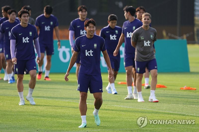 에콰도르전 앞두고 훈련하는 손흥민 (출처=연합뉴스)