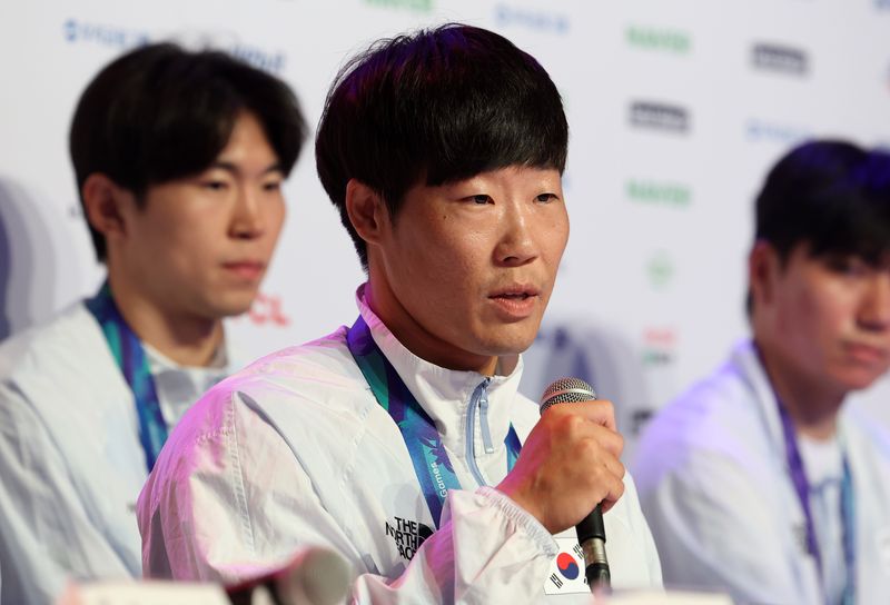 [나고야(일본)=뉴시스] 이영환 기자 = 남자 카약 2인승, 4인승 금메달리스트 조광희가 26일 오전(현지 시간) 일본 아이치현 나고야시 코리아하우스에서 열린 금메달리스트 기자회견에 참석해 소감을 전하고 있다. 2026.09.26. 20hwan@newsis.com
