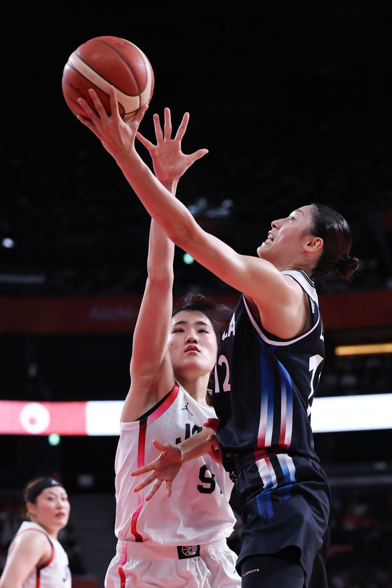 26일 일본 나고야 아이치 인터내셔널 아레나에서 열린 2026 아이치·나고야 아시안게임 여자농구 결승전 대한민국과 일본의 경기, 한국 이해란이 슛을 시도하고 있다. 뉴스1