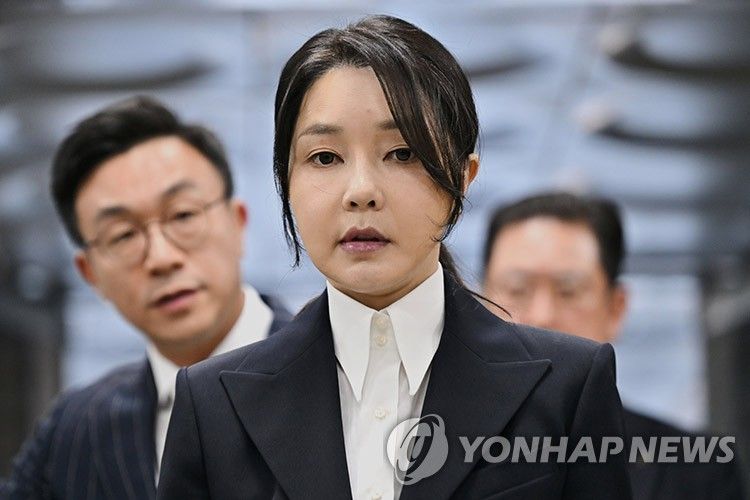 법원 출석하는 김건희 (출처=연합뉴스)