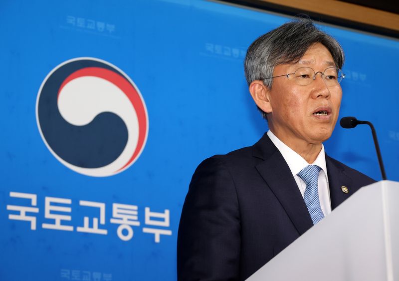 [세종=뉴시스] 배훈식 기자 = 김이탁 국토교통부 제1차관이 21일 오후 세종시 정부세종청사에서 두텁고 촘촘한 주거복지 실현을 위한 주거안정 플랜 브리핑을 하고 있다. 2026.09.21. dahora83@newsis.com