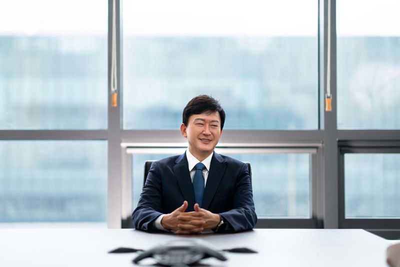 대통령 순방 동행·M&amp;A 박차… 'K바이오 외연' 넓히는 존 림