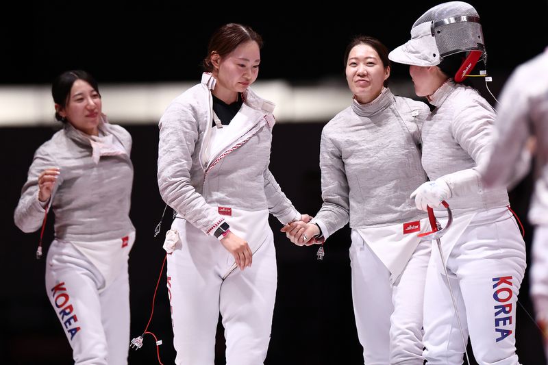 "올림픽 챔피언이 37초 남기고 찔렸다!"... 韓 펜싱, 일본&middot;중국 연파하며 동반 결승 진출 '대파란' [나고야 AG]