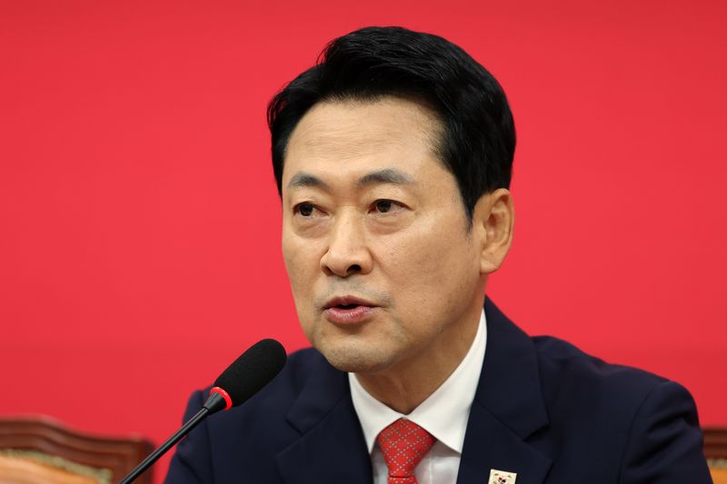 장동혁 국민의힘 대표가 28일 오전 서울 여의도 국회에서 열린 최고위원회의에서 발언을 하고 있다. 뉴스1