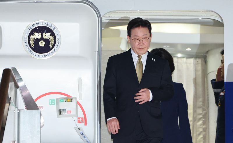유엔총회·멕시코 국빈방문 일정을 마친 이재명 대통령이 27일 경기 성남 서울공항에 도착하고 있다. 2026.9.27 ⓒ 뉴스1 허경 기자