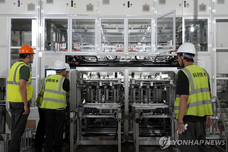 중국의 한 배터리 공장 모습. 연합뉴스