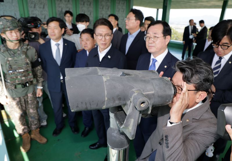 국방위, DMZ 폭발사고 현장 점검…與