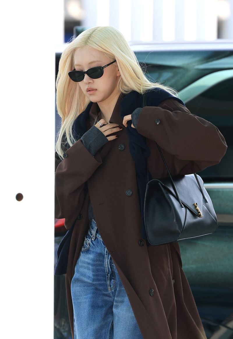 [뉴스1 ★] 전지현 vs 로제, 같은 가방 다른 분위기…파리 가는 길