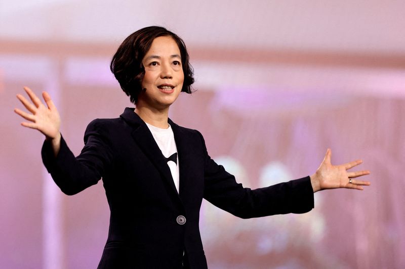 월드랩스 최고경영자(CEO) 리 페이페이가 지난 1월5일(현지시간) 미국 네바다주 라스베이거스에서 열린 소비자가전박람회(CES)2026에서 AMD의 기조 연설자로 나선 모습.로이터연합뉴스