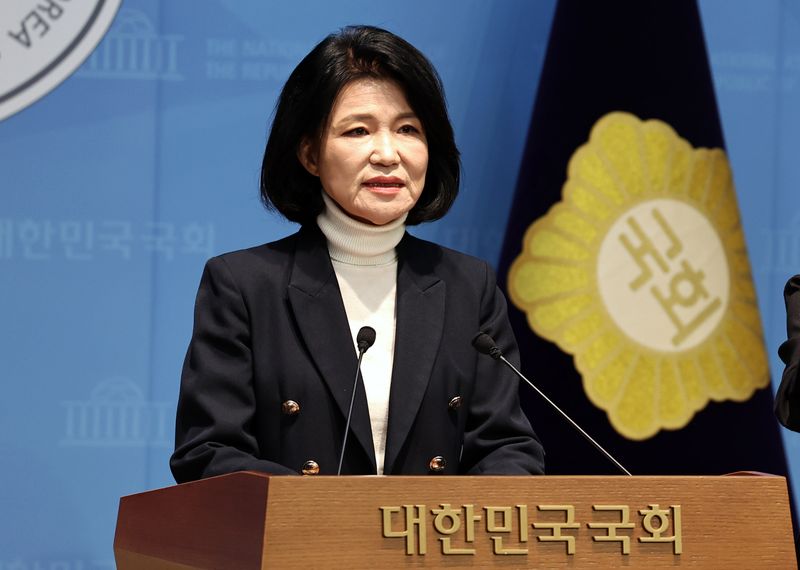 이진숙 국민의힘 의원이 지난 9월 29일 국회 소통관에서 기자회견을 하고 있다. 사진=뉴스1