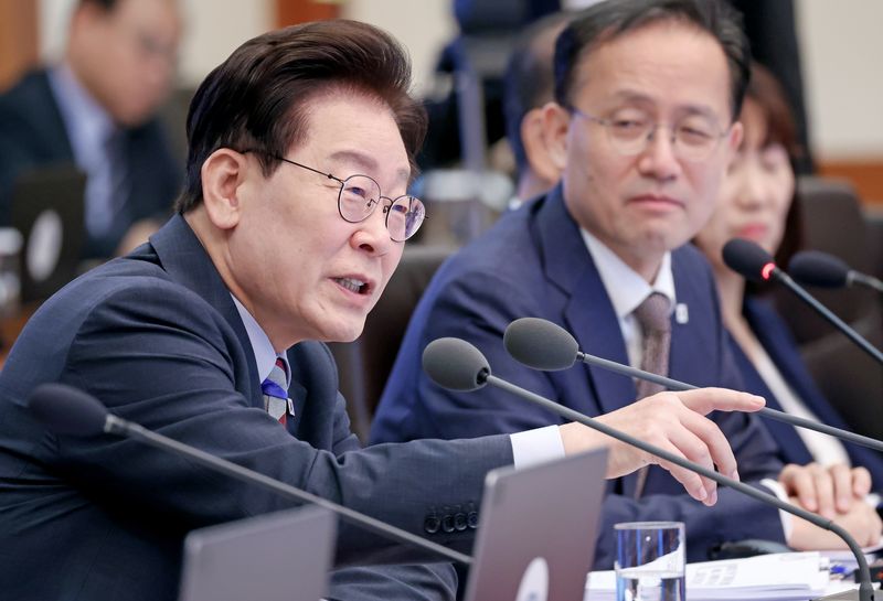 이재명 대통령이 29일 청와대에서 열린 국무회의에서 발언하고 있다. 청와대통신사진기자단