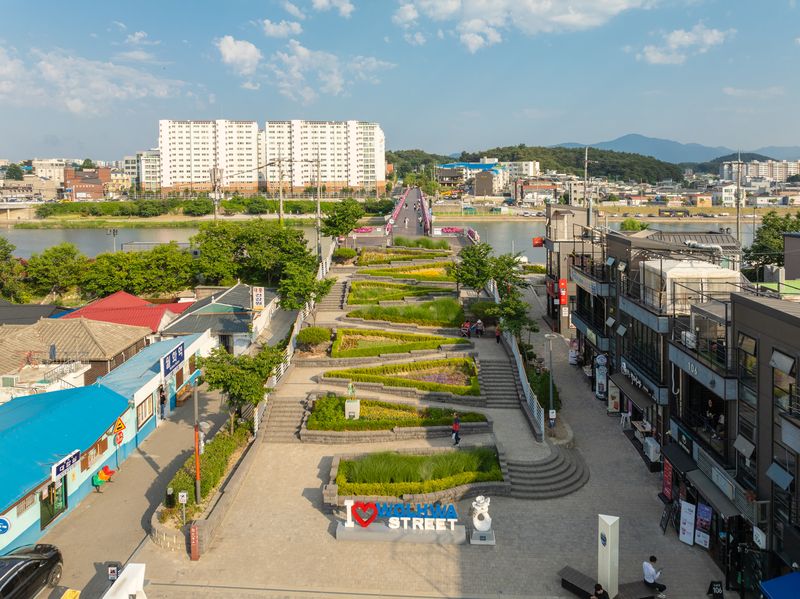 2026~2027 강릉방문의 해 10월 추천 여행지로 선정된 강릉 월화거리. 강릉시 제공
