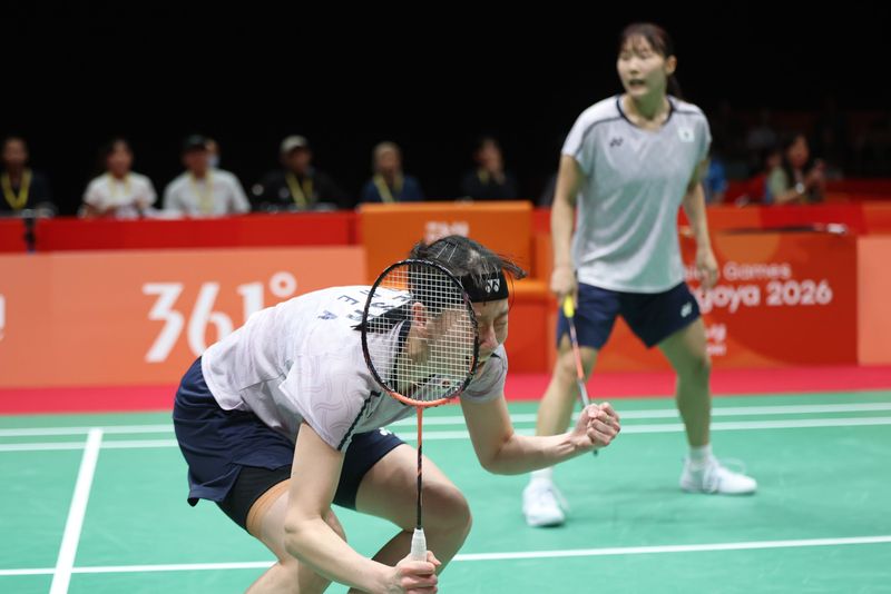 이소희, 백하나가 29일 일본 이치노미야 시립 종합체육관에서 열린 2026 아이치·나고야 아시안게임 배드민턴 여자 복식 결승전에서 중국 팀을 상대로 승리를 거둔 후 기뻐하고 있다. 사진=뉴스1