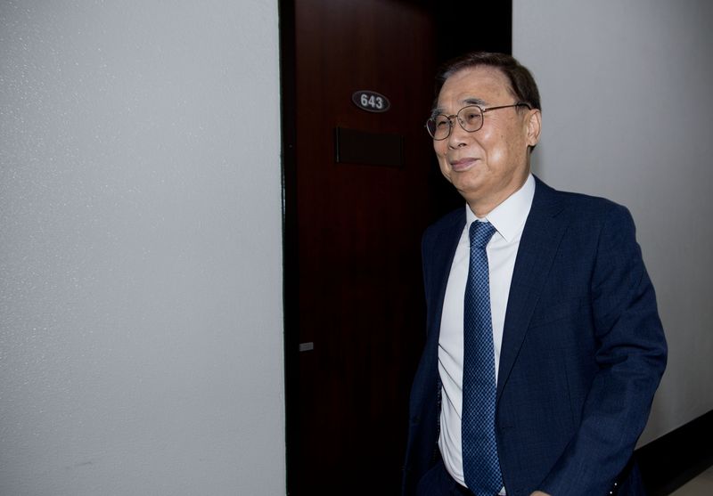 이종석 국가정보원장이 지난 9월 30일 국회 정보위 전체회의를 마친 뒤 회의장을 나서고 있다. 연합뉴스