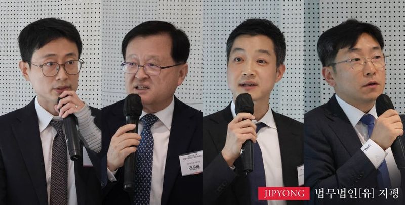 왼쪽부터 박종탁 변호사, 전운배 고문, 심요섭 변호사(노동그룹 부그룹장), 권영환 변호사(노동그룹 공동그룹장). 법무법인 지평 제공