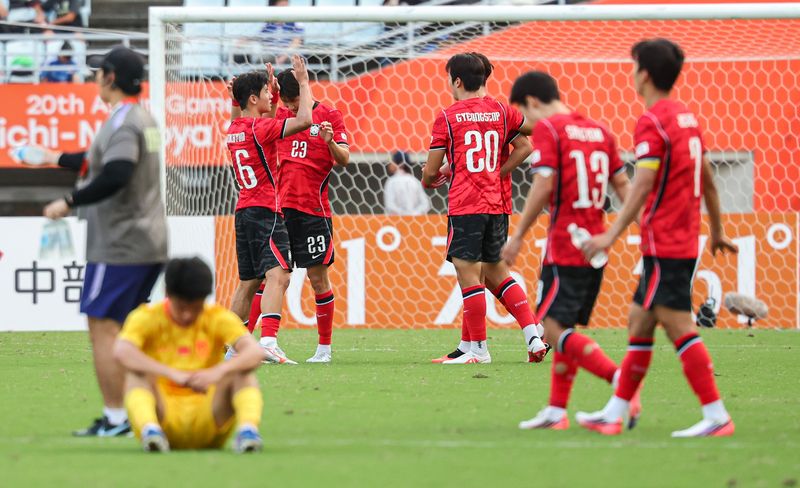 30일 오후 일본 오사카 나가이스타디움에서 열린 2026 아이치·나고야 아시안게임 남자축구 준결승 대한민국과 중국의 경기, 대한민국 선수들이 2대1 승리 후 기뻐하고 있다. 2026.9.30 ⓒ 뉴스1 김도우 기자 /사진=뉴스1