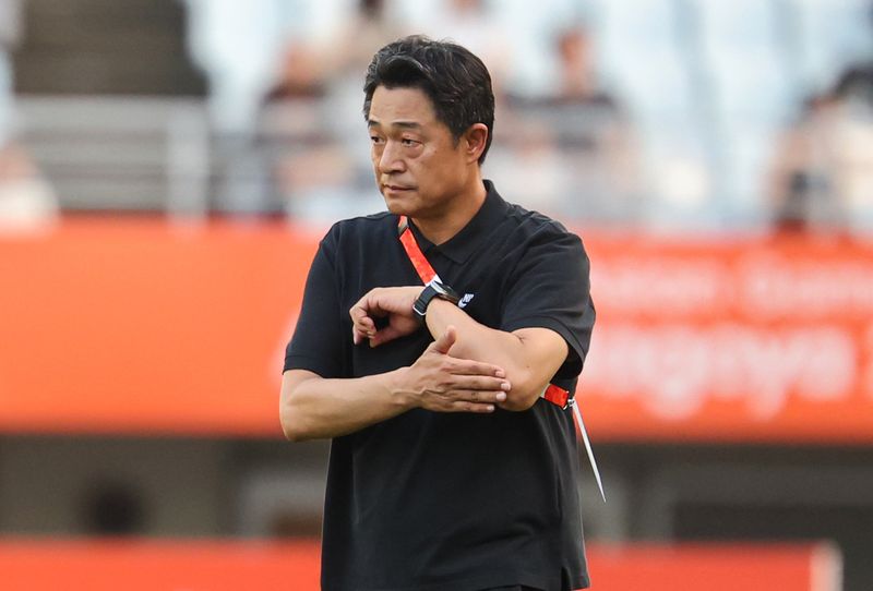 30일 오후 일본 오사카 나가이스타디움에서 열린 2026 아이치·나고야 아시안게임 남자축구 준결승 대한민국과 중국의 경기, 대한민국 이민성 감독이 2대1 승리 후 선수들을 바라보고 있다. 2026.9.30 ⓒ 뉴스1 김도우 기자
