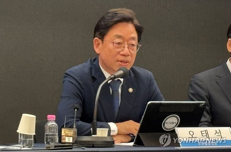 오태석 우주항공청장이 30일 서울 광화문 프레스센터에서 열린 관훈토론회에서 오는 7일 예정된 한국형 발사체 누리호 5차 발사와 관련 "아무런 문제 없이 진행되고 있다"고 전했다.