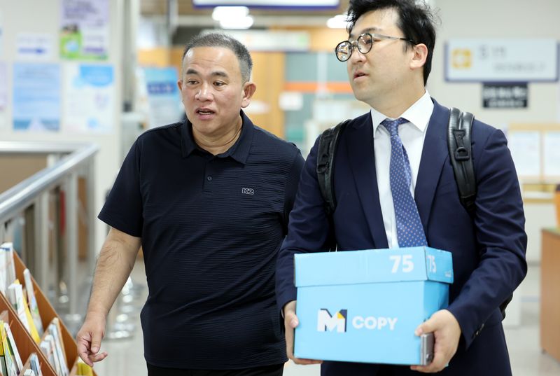 명태균 씨가 11일 오전 서울 서초구 서울고등법원에서 열린 '무상 여론조사 관련 정치자금법 위반 혐의' 항소심 2차 공판에 출석하고 있다. /사진=뉴시스