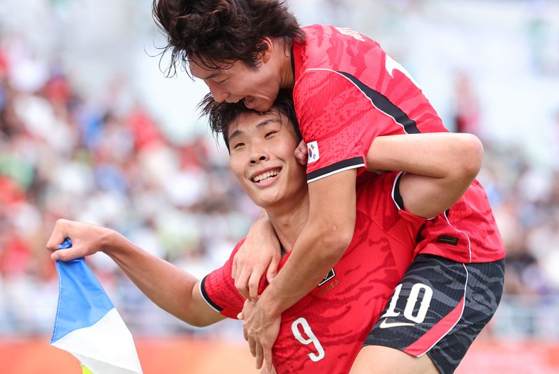 30일 오후 일본 오사카 나가이스타디움에서 열린 2026 아이치·나고야 아시안게임 남자축구 준결승 대한민국과 중국의 경기, 대한민국 이영준이 동점골을 넣고 기뻐하고 있다. /사진=뉴스1