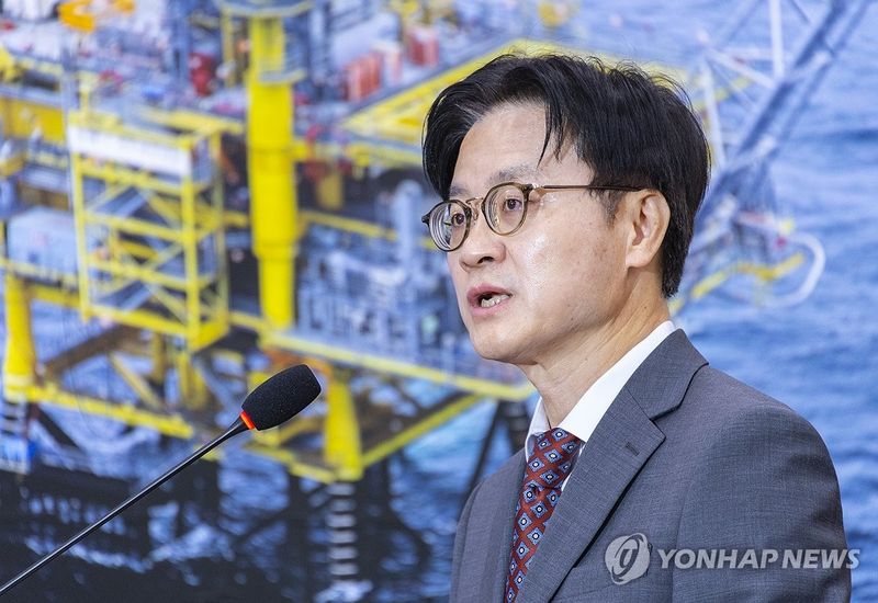 국회 산자위에 대미 투자 관련 보고하는 김정관 산업부 장관 (출처=연합뉴스)