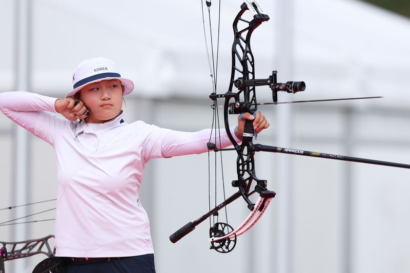 대한민국 강연서가 30일 일본 오카자키 중앙종합공원 다목적광장에서 열린 2026 아이치·나고야 아시안게임 양궁 컴파운드 여자 단체전 준결승에서 인도를 상대로 경기를 펼치고 있다. 2026.9.30 ⓒ 뉴스1 안은나 기자