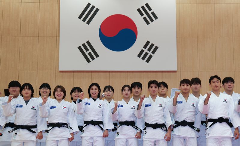 9일 충북 진천선수촌에서 열린 2026 아이치-나고야 아시아경기대회 유도 국가대표 미디어데이에서 허미미 등 선수들이 기념촬영을 하고 있다. 2026.9.9 ⓒ 뉴스1 김민지 기자