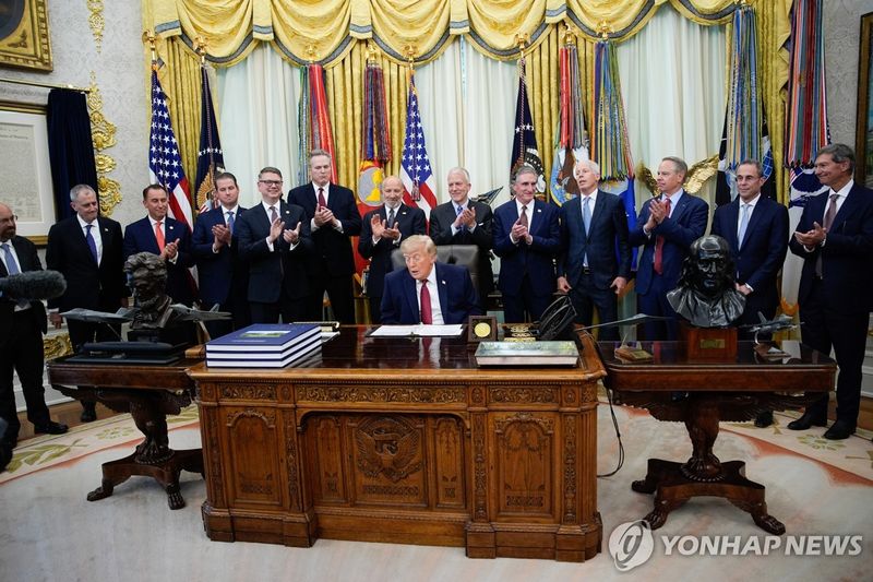 백악관에서 30일(현지시간) 한국의 대미투자 발표하는 도널드 트럼프 미국 대통령. 연합뉴스