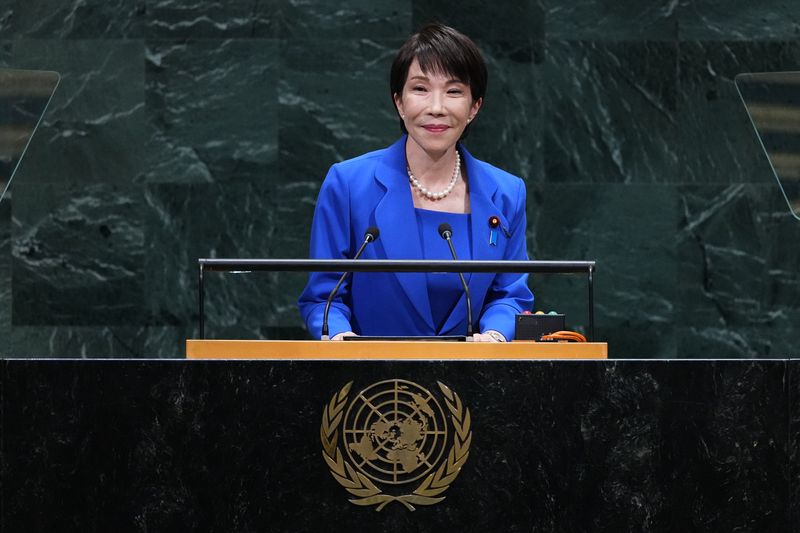 [뉴욕=AP/뉴시스] 다카이치 사나에(高市早苗) 일본 총리는 오는 5일 소신표명 연설에서 북한 납치 문제 해결을 위해 정상회담도 고려하겠다는 취지의 입장을 표명할 전망이다. 사진은 지난달 22일(현지 시간) 다카이치 사나에 일본 총리가 미국 뉴욕 유엔본부에서 열린 유엔총회에 참석해 연설하고 있는 모습. 2026.10.01.