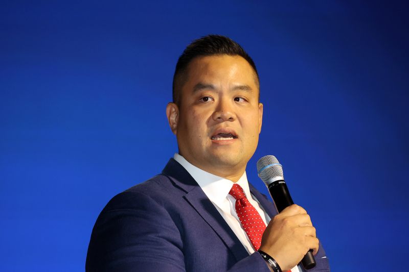 해리 정(Harry Jung) 전 백악관 대통령 디지털자산자문위원회 부국장이 1일 서울 광진구 워커힐 호텔앤리조트에서 열린 아시아 최대 블록체인 이벤트 ‘코리아블록체인위크2026(KBW2026)’의 메인 컨퍼런스에서 사회자의 질문에 답하고 있다. 사진=서동일 기자