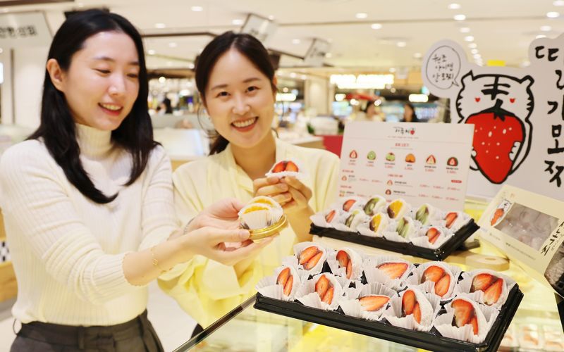 [대구=뉴시스] 롯데백화점 대구점 지하 2층 식품관에 여수 수제 과일모찌 브랜드 서녹씨가 문을 열었다. (사진 = 롯데백화점 제공) 2026.10.01. photo@newsis.com *재판매 및 DB 금지