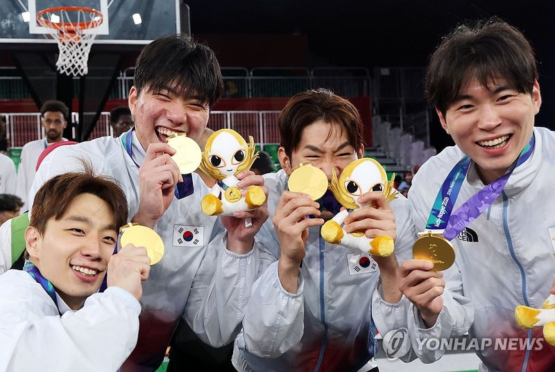 '남자 3대3 농구, 사상 첫 금메달입니다' (출처=연합뉴스)