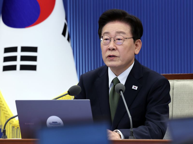 이재명 대통령이 1일 청와대에서 열린 수석보좌관회의에서 발언하고 있다. 청와대통신사진기자단
