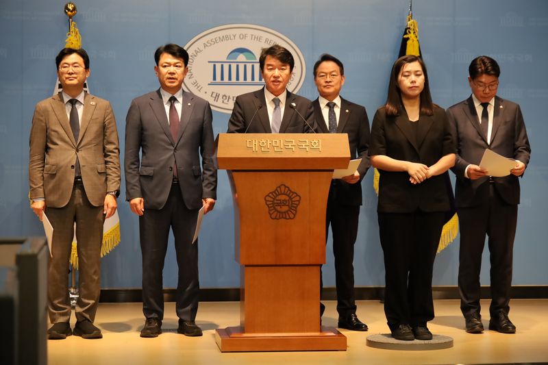 왼쪽부터 이정문·복기왕·문진석·허영·이재관 더불어민주당 의원(문진석 의원실 제공)