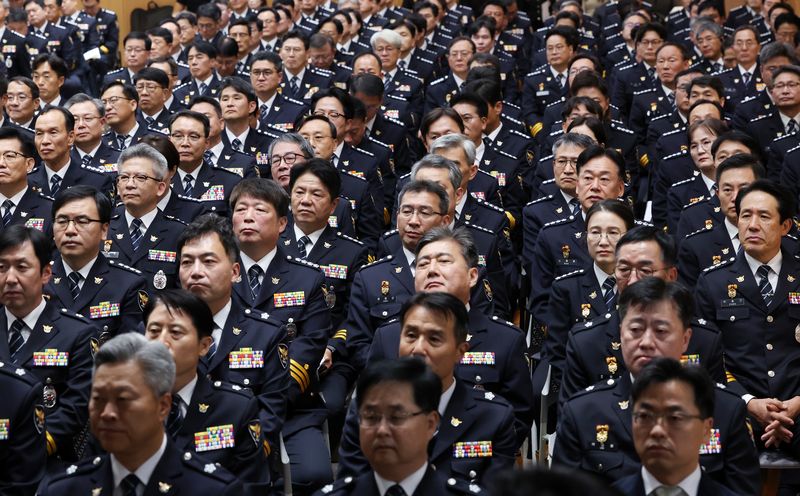 [서울=뉴시스] 조성우 기자 = 개정 형사소송법 시행을 하루 앞둔 1일 서울 서대문구 경찰청 참수리홀에서 열린 전국 경찰 수사 지휘관 회의에 전국 경찰 지휘관들이 참석해 있다. 2026.10.01. xconfind@newsis.com