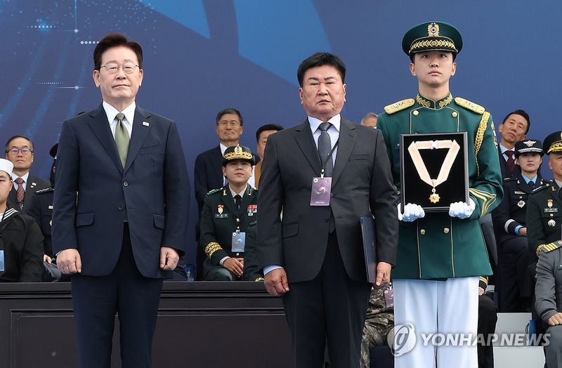 이재명 대통령, 고 김오랑 중령에게 훈장 (출처=연합뉴스)