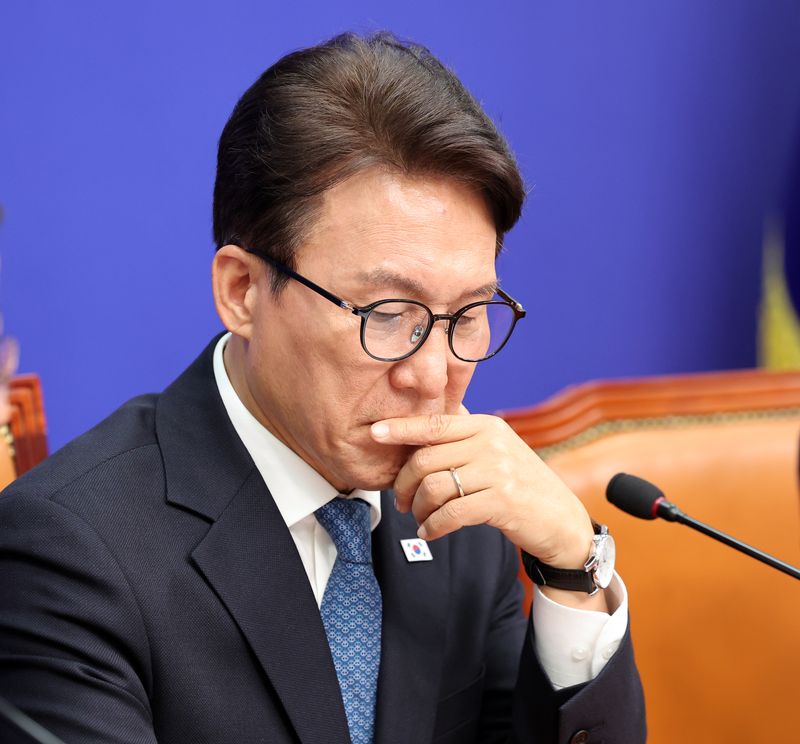 김민석 더불어민주당 대표가 30일 오후 서울 여의도 국회에서 열린 '2026 더불어민주당 대구·경북 예산정책협의회'에서 생각에 잠겨 있다. 2026.9.30 ⓒ 뉴스1 황기선 기자