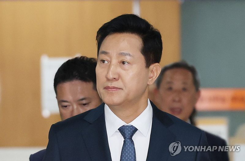 법정 향하는 오세훈 서울시장 (출처=연합뉴스)