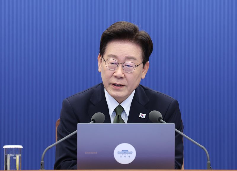 이재명 대통령이 지난 1일 청와대에서 열린 수석보좌관회의에서 발언하고 있다. 청와대통신사진기자단