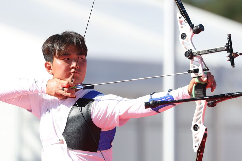 대한민국 김제덕이 2일 일본 오카자키 중앙종합공원 다목적광장에서 열린 2026 아이치·나고야 아시안게임 양궁 리커브 남자 단체전 준결승 대한민국과 대만의 경기에서 활시위를 당기고 있다. 2026.10.2 ⓒ 뉴스1 김민지 기자