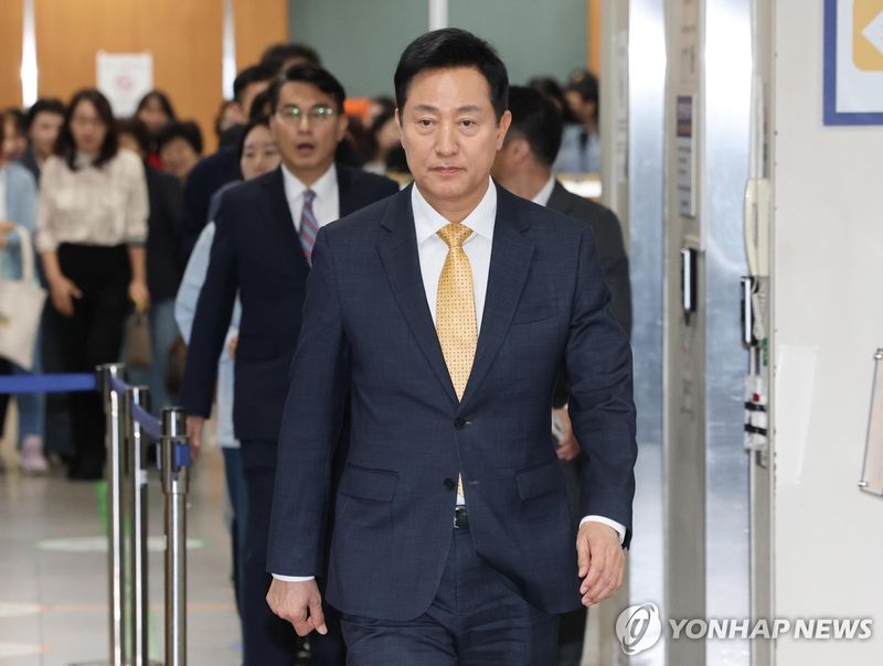 법정 향하는 오세훈 서울시장 (출처=연합뉴스)
