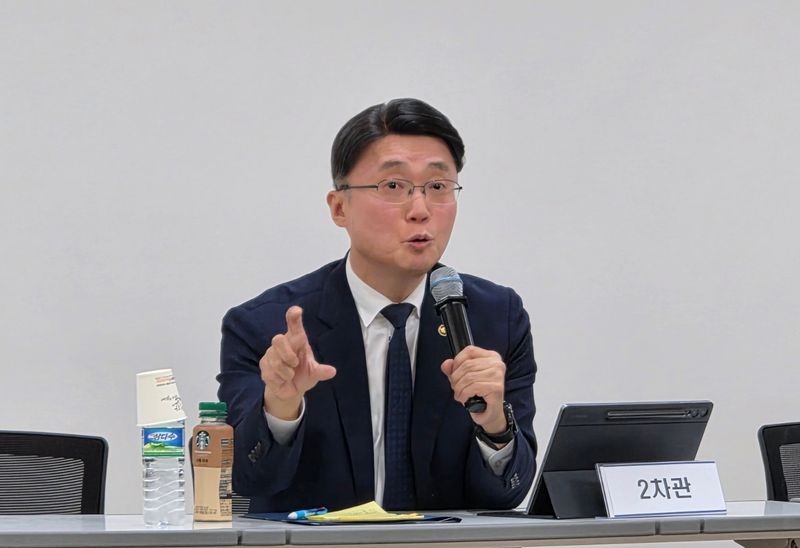 류제명 과학기술정보통신부 제2차관은 지난 2일 오후 기자간담회를 열고 '독자 AI 파운데이션 모델 프로젝트 및 프론티어AI 방향'을 설명했다. 사진=윤홍집 기자