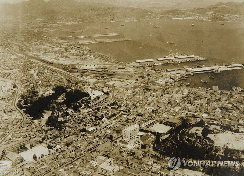 1963년 부산항 일대 (출처=연합뉴스)